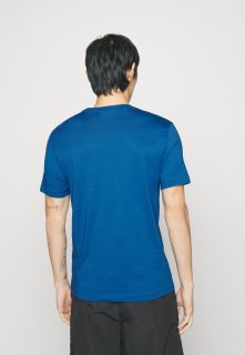 EA7 Emporio Armani